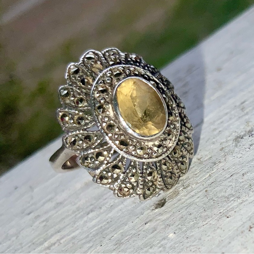 Vintage 925 Sterling Silver Oval-Shaped Citrine Gemstone Ring w/ Marcasite Sz 6